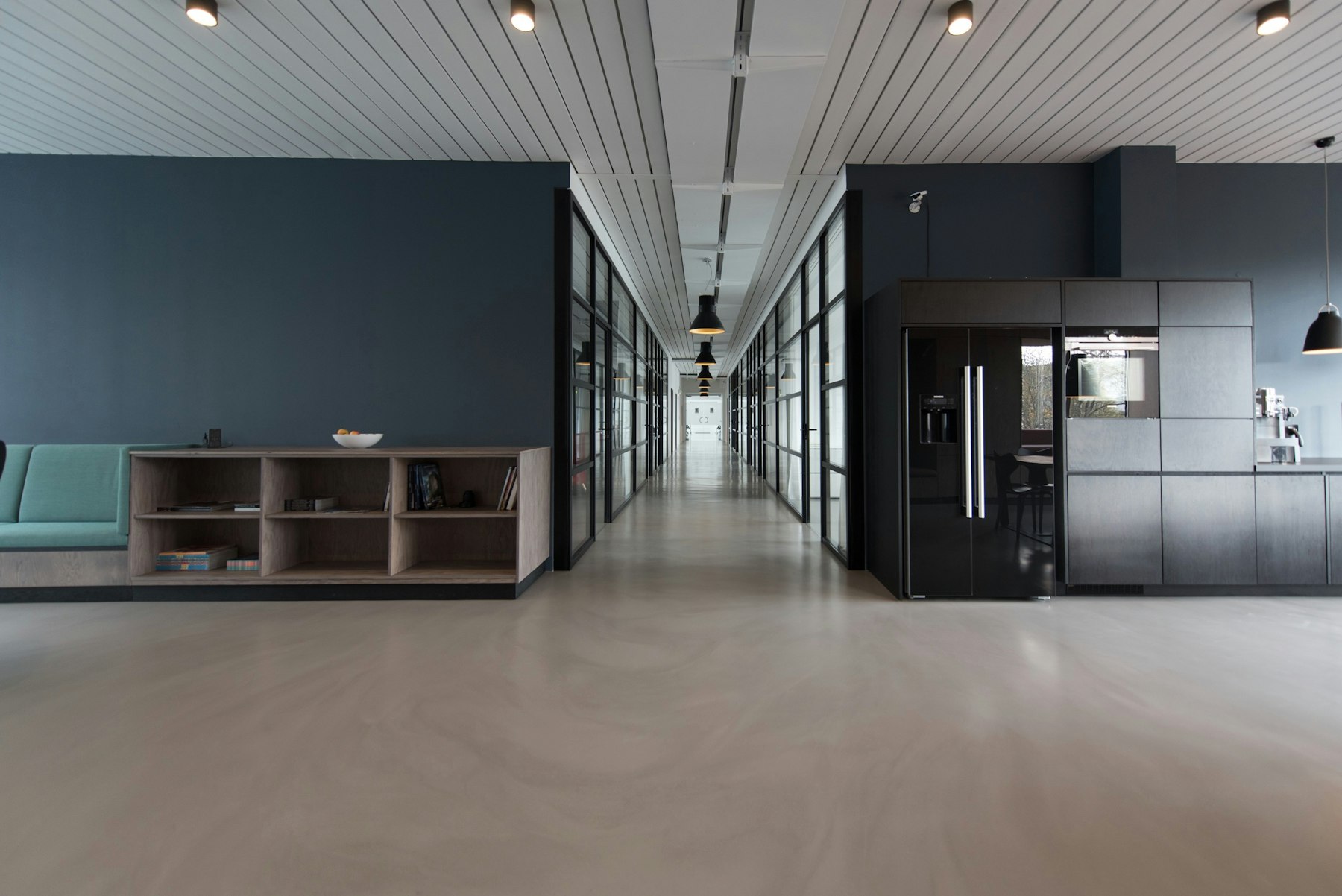 Modern advisory office environment